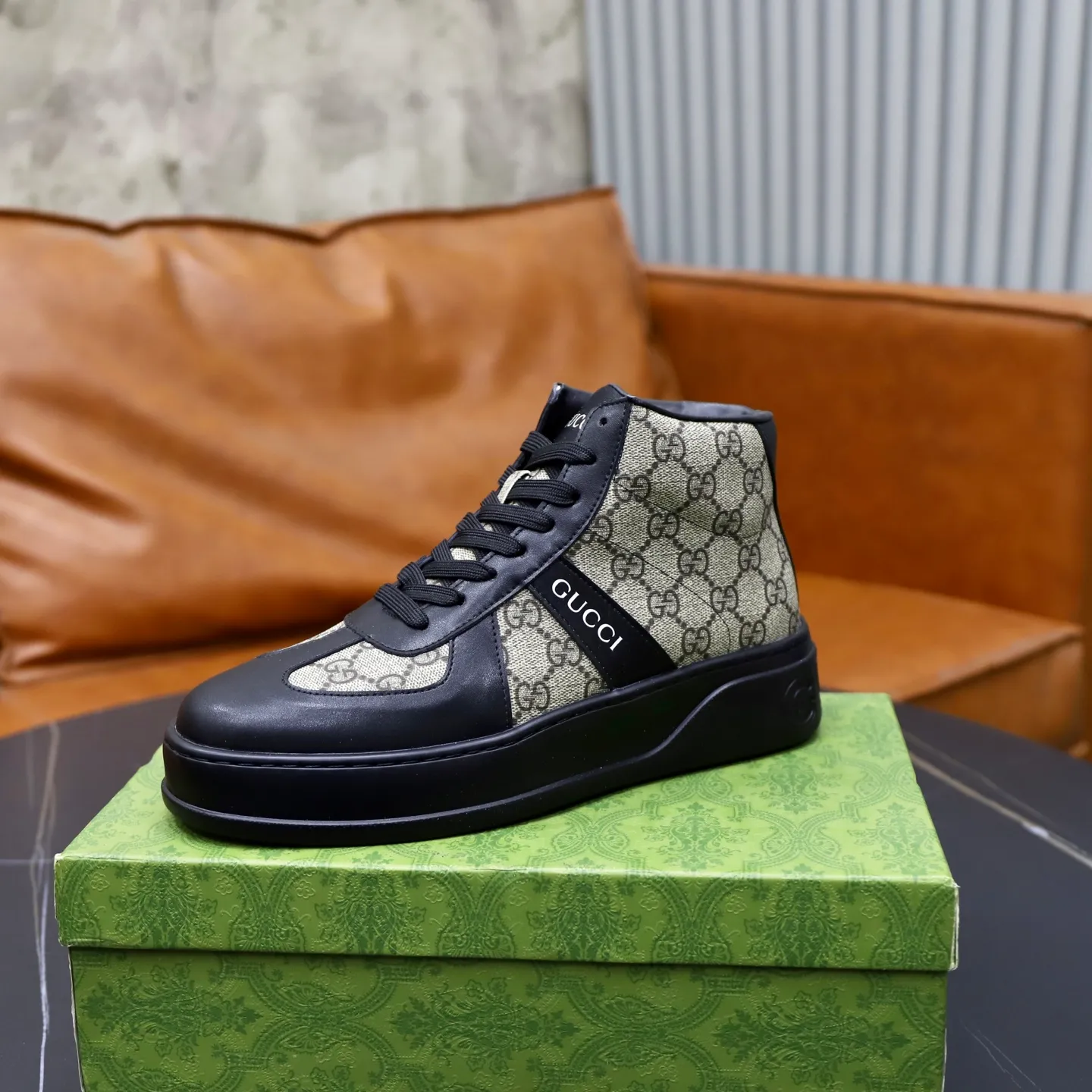 Ex-factory price: 442💰🙅‍♂️🙅‍♂️🙅‍♂️ Brand: GUCCI Standard code: 38-44 (45 customized) Grade: Same as the official website Material: Original cowhide material spliced with brand cloth Comfortable and breathable lining Lightweight and wear-resistant sports outsole Style category: Men's fashionable casual shoes Running sports shoes Distinguished luxury brand elements Top luxury color: actual picture color